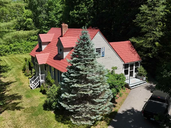 30 Patricia Ann Drive, Tilton, NH 03276