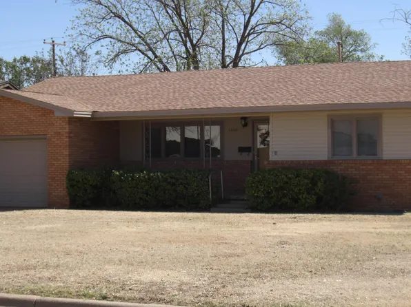 1208 Borger St, Plainview, TX 79072