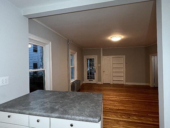 2nd image of 19 Pearl St APT B