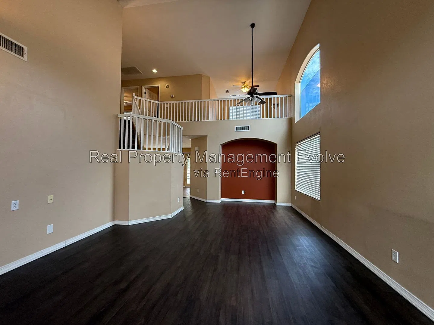 3 bed, 2.5 bath, 1944 sqft, $2,495 — Photo 4