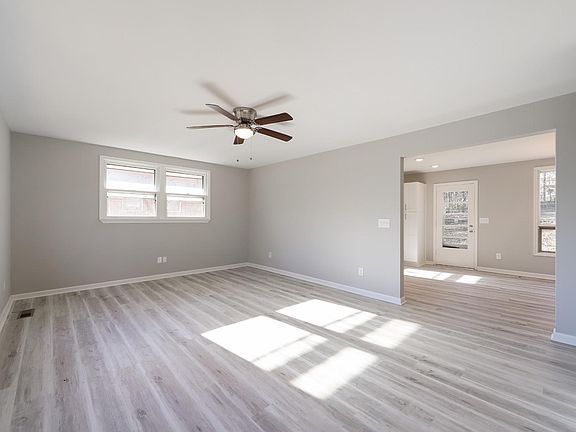 2nd image of 1333 Winthorne Dr