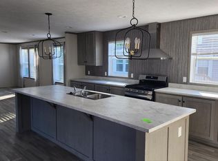 16 Aspen Ct, North Branch, MI 48461