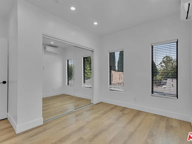 14121 Califa St — Photo 38