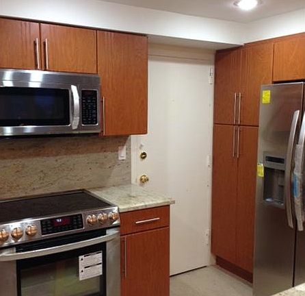 4th image of 1408 SE Bayshore Dr APT 407