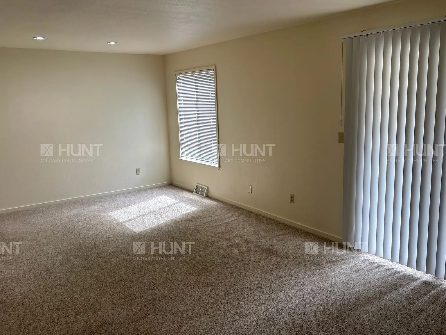 4 bed, 2.5 bath, 1379 sqft, $2,971 — Photo 3