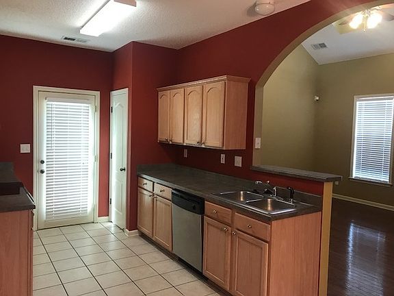 4th image of 9085 Chimneyrock Blvd