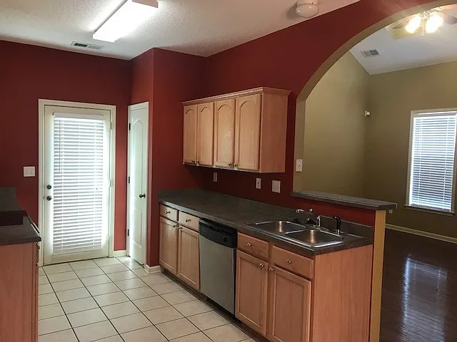 9085 Chimneyrock Blvd — Photo 4