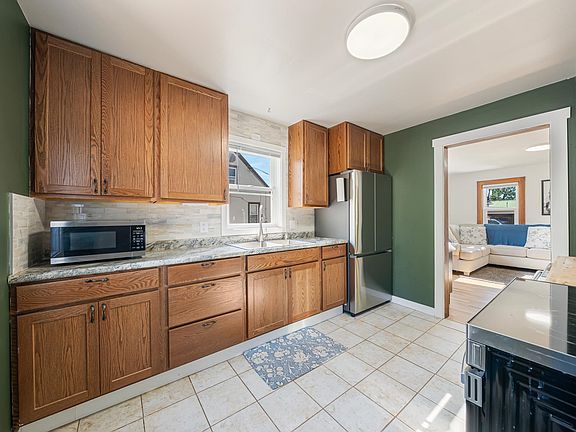5th image of 723 W Grant St