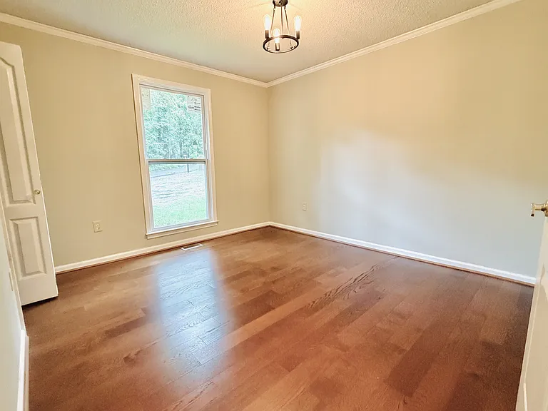 7905 Castleton Ln — Photo 20