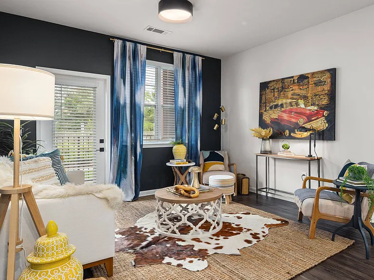Giddy Hall Apartments — Photo 18