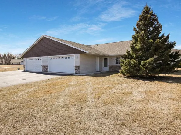 1011 W Ridge Ct #17, New Richmond, WI 54017