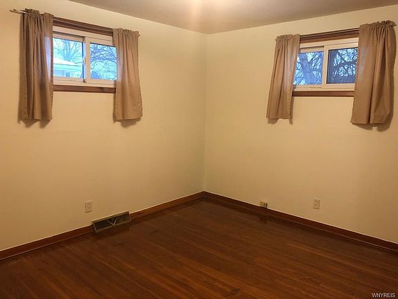 5th image of 134 Zittel St