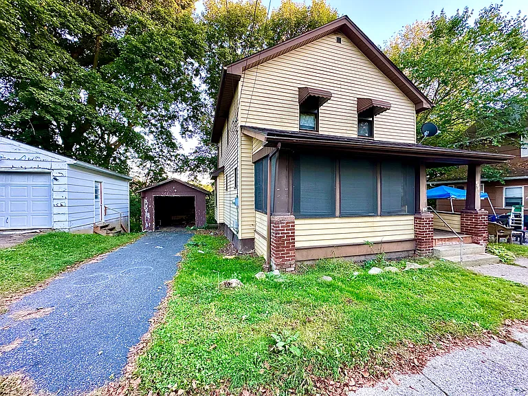 720 Neshannock Blvd — Photo 2