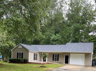 7201 Walnut Wood Dr, Charlotte, NC 28227