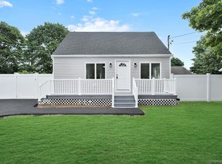 74 Glenmore Ave, Central Islip, NY 11722