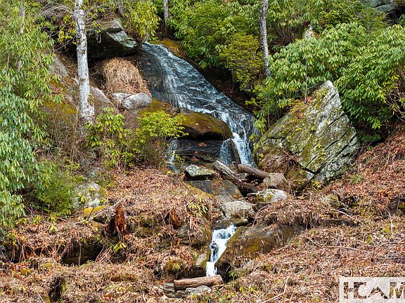 3rd image of 654 Brush Creek