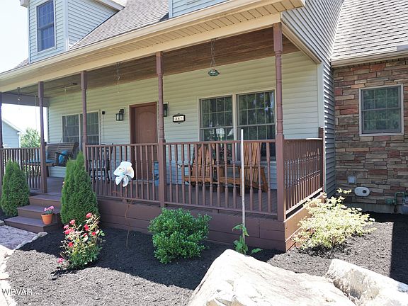 2nd image of 387 Warren St