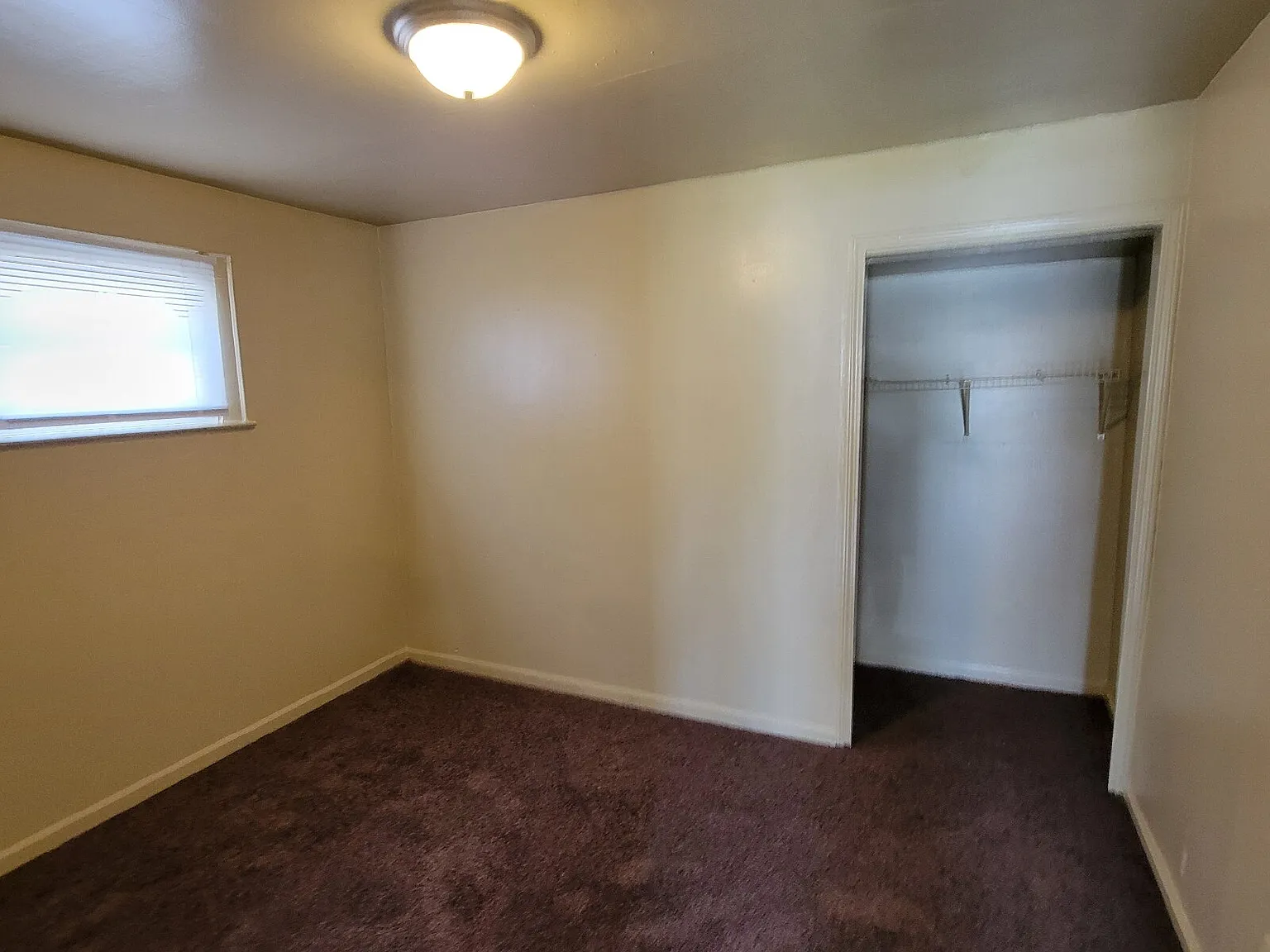 3 bed, 2.0 bath, $925 — Photo 2