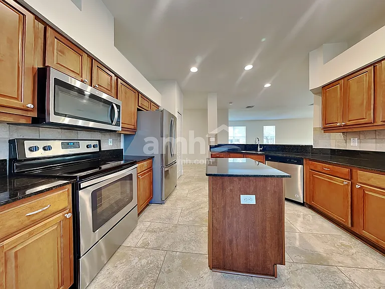 802 Lesa Glen Pl — Photo 3