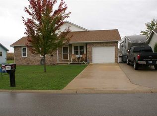 735 Barbara Dr, Rushville, IN