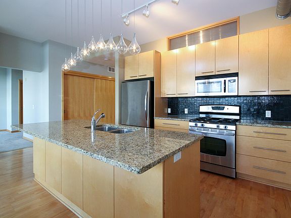 2nd image of 1211 Lagoon Ave Unit 502-1
