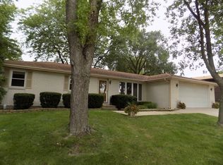 405 N Raven Rd, Shorewood, IL 60404