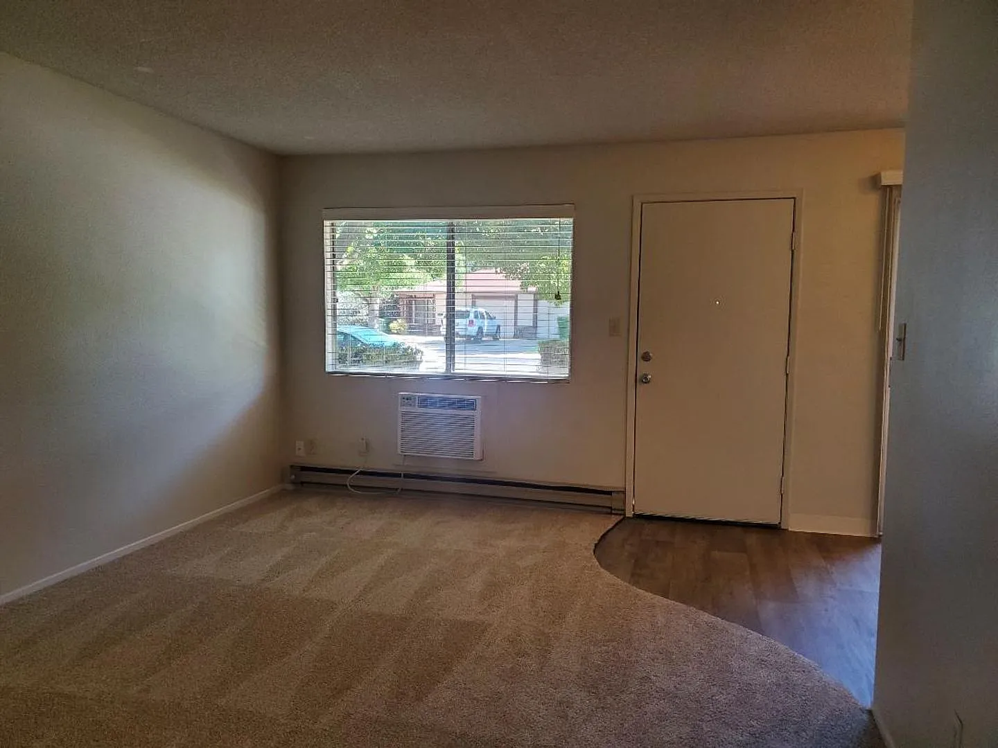 Emerald Gardens Apartments — Photo 3