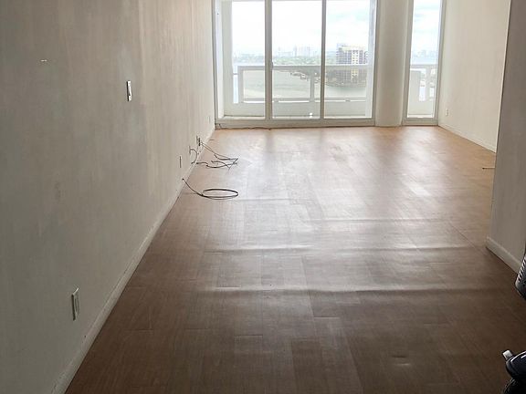 5th image of 1717 N Bayshore Dr APT 1531