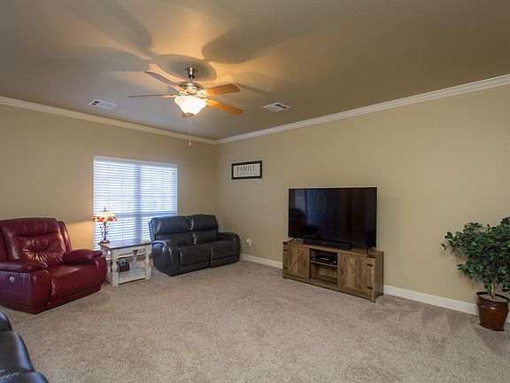 5th image of 8909 Zoe Dr