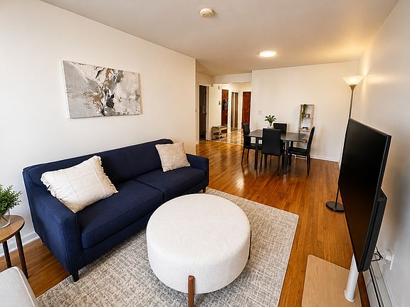 3rd image of 7517 Caldwell Ave #1A