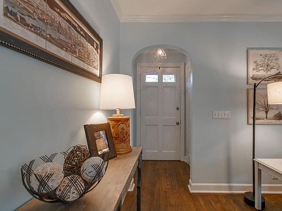 4th image of 105 Lincoln Ct