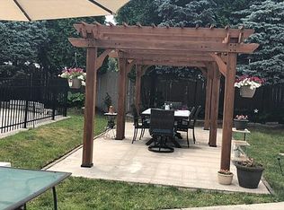 39920 Duluth St, Harrison Township, MI 48045