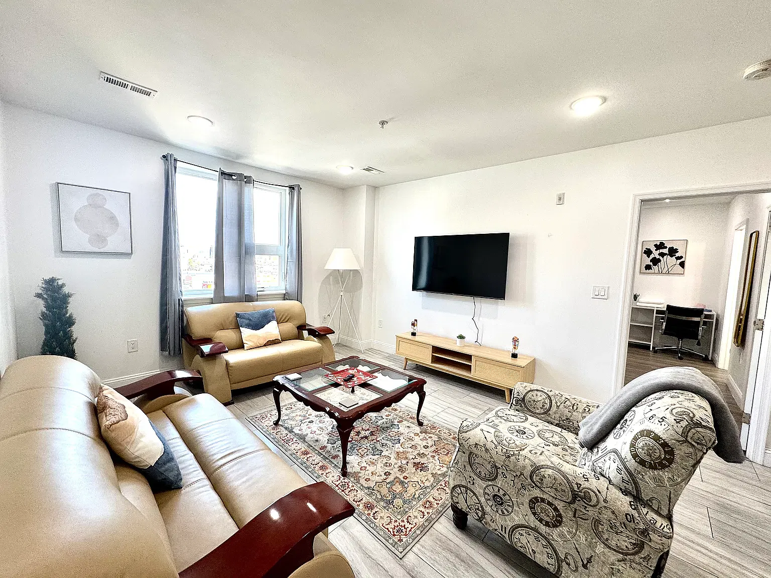 2 bed, 1050 sqft, $1,750 — Photo 3