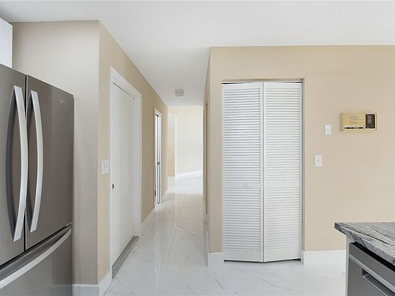 4th image of 245 NW 117th Avenue