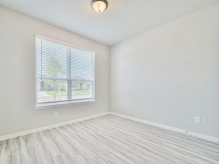 27231 Blue Pool Dr — Photo 14