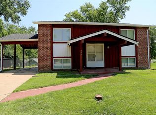 896 Oklahoma Ave, Ballwin, MO 63021