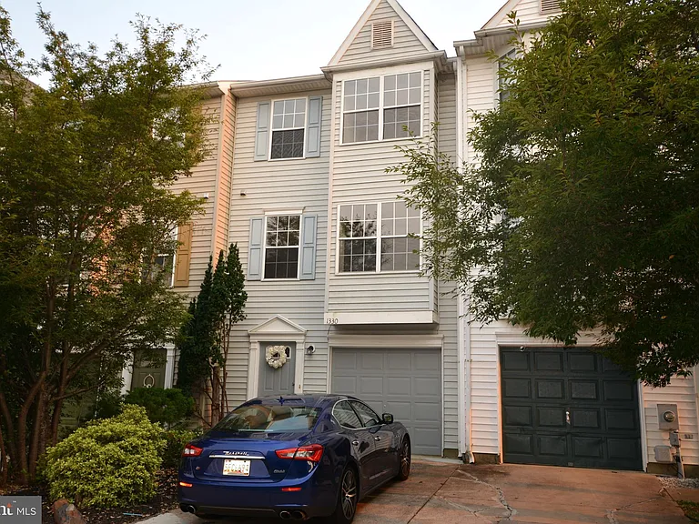 1330 Hampshire Dr #7E — Photo 5