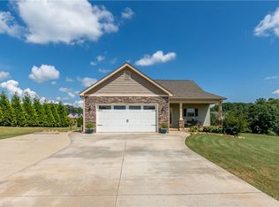 1907 Queen Dr, Walhalla, SC 29691