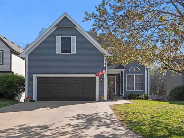 705 Redbud Dr, Paola, KS 66071