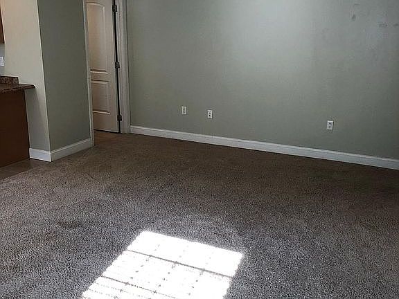 2nd image of 1203 Creekview Ln