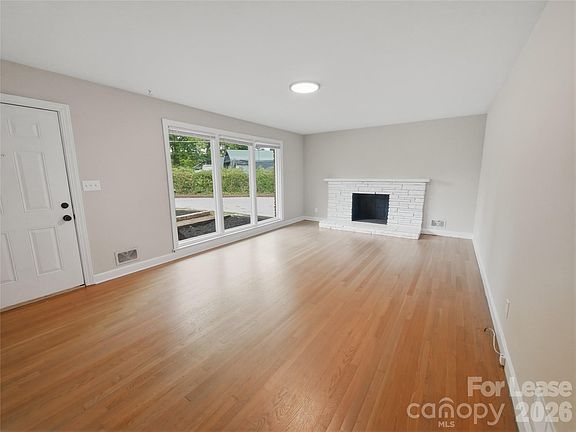 3rd image of 765 8th Avenue Dr SE