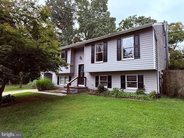 207 Oak Dr #C, Pasadena, MD 21122