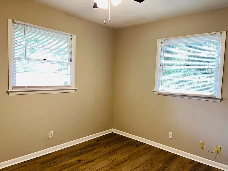 943 Parkstone Dr — Photo 18