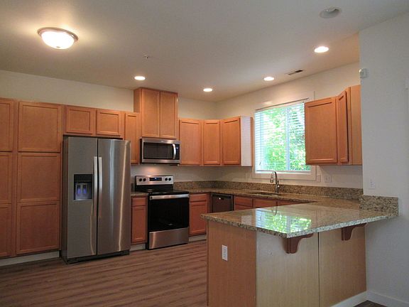 5th image of 10707 SE 170th St