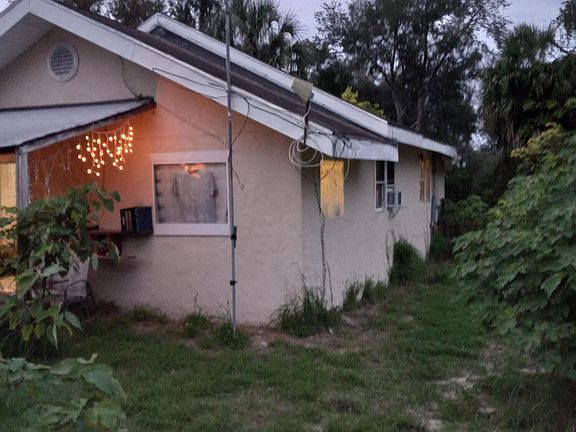 2nd image of 110 Forest St
