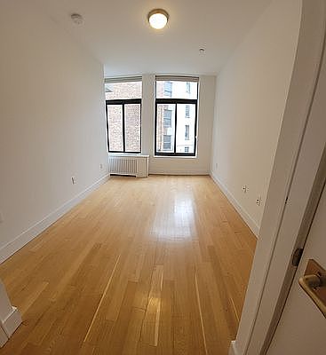 5th image of 29-11 12th St #2
