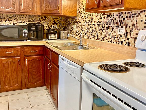 4th image of 9078 Heathwood Dr #1L