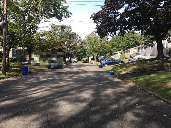 4th image of 45 Ida Ln