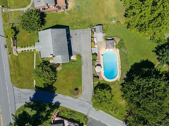 5th image of 3153 Marietta Ave