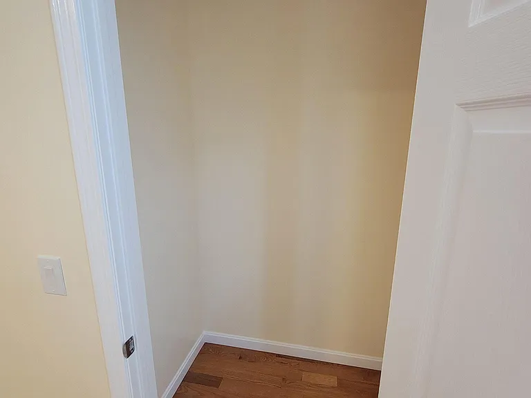 31 Hamilton St — Photo 3